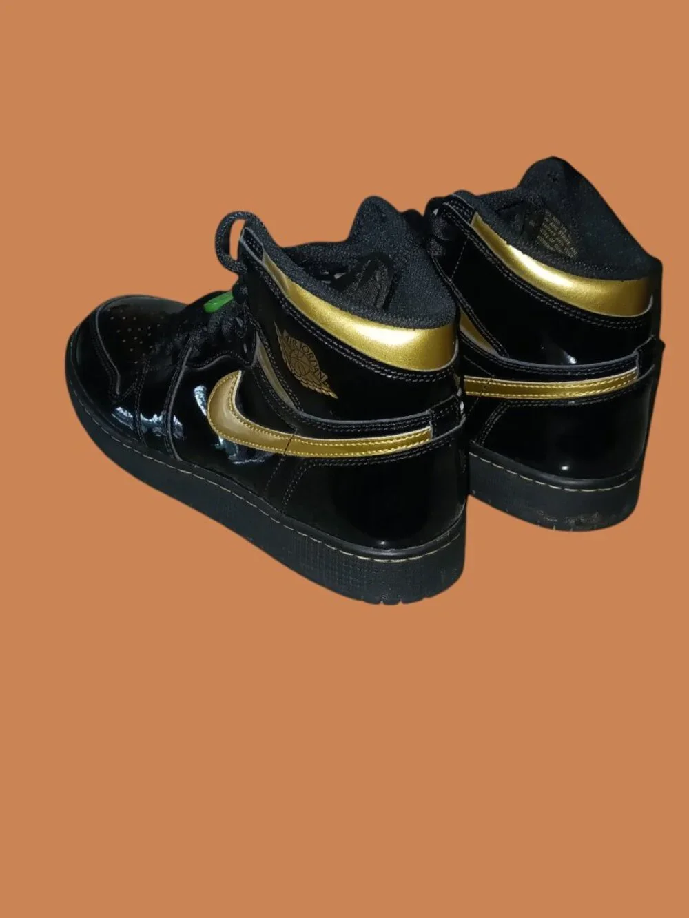 Nike Air Jordan 1 Retro High OG GS Black Metallic Gold 575441-032 Women's 7.5